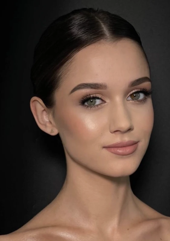 Фото 5 из портфолио Caroline Beauty Studio